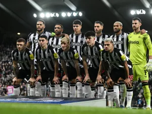 Newcastle players pose for a team photo prior to the UEFA Champions League Group F football match between Newcastle United and AC Milan at St James' Park in Newcastle-upon-Tyne, north east England on December 13, 2023. (Photo by Paul ELLIS / AFP)