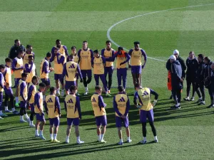 Real Madrid'splayers attend a training session at the Ciudad Real Madrid training ground in Valdebebas, Madrid, on December 30, 2023. (Photo by Pierre-Philippe MARCOU / AFP)