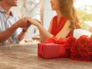 لماذا تعتبر الورود الحمراء أفضل هدية في عيد الحب؟