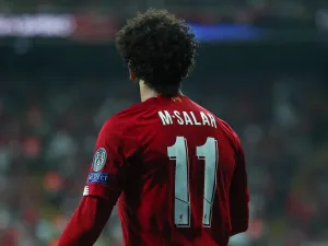 Liverpool fans panic as Mohamed Salah limps off could after AFCON injury. (Oleksandr Osipov/ Shutterstock)