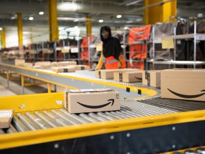  Logistics activity on the Amazon site 