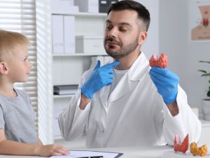 أنواع ومخاطر اضطراب الغدة الدرقية عند الأطفال