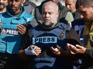 مراسل قناة الجزيرة "وائل الدحدوح"