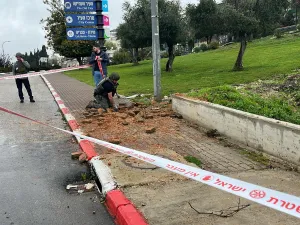 إذاعة الجيش الإسرائيلي: 8 صواريخ أطلقت من لبنان تجاه مدينة صفد.