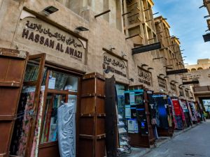 سوق الفهيدي بر دبي: الخدمات ومواعيد العمل مع أبرز المحلات