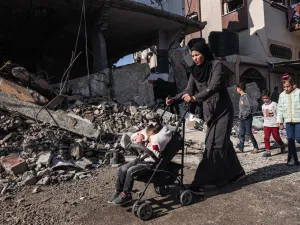 استعداد إسرائيل للبدء بالفعل في المرحلة الأولى من الصفقة بعودة السكان الفلسطينيين إلى شمال قطاع غزة