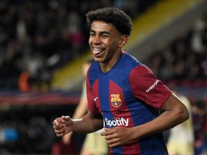 لامين يامال (Photo by Josep LAGO / AFP)