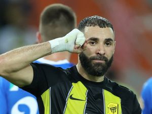 مدرب الاتحاد السعودي يوضح حقيقة غياب كريم بنزيما