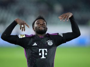 رد ألفونسو ديفيز على موضوع انتقاله إلى ريال مدريد