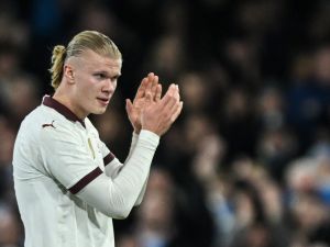 تفاصيل الاجتماع بين نادي برشلونة ووكلاء النجم إيرلينغ هالاند