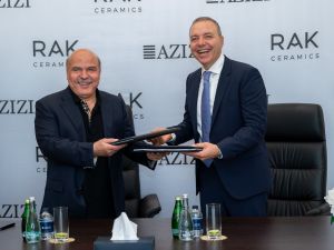 عزيزي للتطوير تُبرم شراكة لعامين مع سيراميك رأس الخيمة لتوريد البلاط والأدوات الصحية
