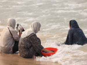 معاناة النساء في غزة