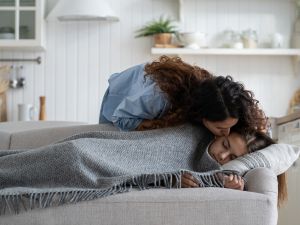 نوم الأطفال في غرفة الأهل في سن المراهقة صحي أم سيء؟