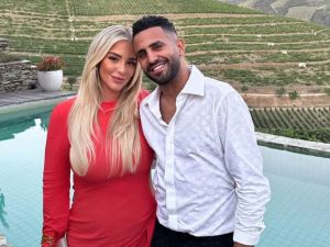 رياض محرز وعائلته 