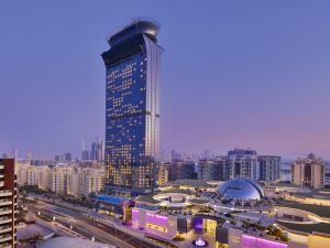 سانت ريجيس دبي، النخلة يحصد مجموعة من جوائز فوربس  2024 المرموقة من "Forbes Travel Guide"