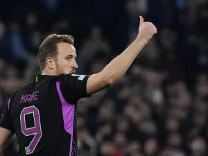 Bayern Munich's English forward #09 Harry Kane gestures during the UEFA Champions League last 16 first leg between Lazio and Bayern Munich at the Olympic stadium on February 14, 2024 in Rome. (Photo by Filippo MONTEFORTE / AFP)