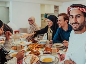 طبيب البوابة: 5 مشاكل صحية شائعة عند الصيام 