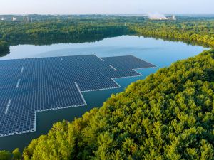  floating solar panels