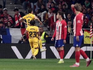 برشلونة يسحق أتلتيكو مدريد على أرضه (Photo by Thomas COEX / AFP)