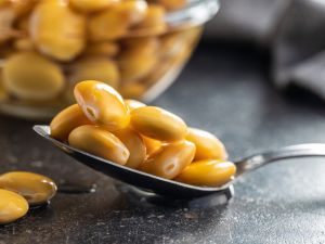 تعرّفي على فوائد الترمس في رمضان (Shutterstock)