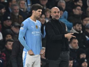 مانشستر سيتي يتعادل مع ليفربول (Photo by Paul ELLIS / AFP)