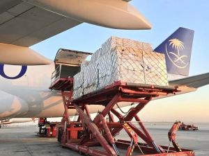 الطائرة الإغاثية السعودية 