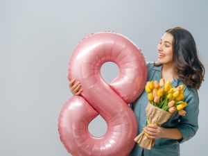 كلمات قوية عن 8 مارس(Shutterstock)