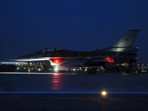 مقاتلة تركية في العراق