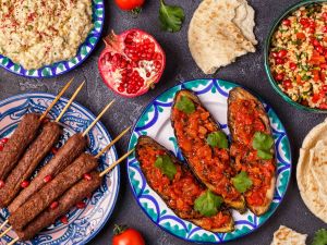 منيو مطعم عروس دمشق دبي: المواعيد والفروع