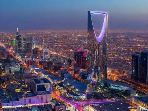 القبض على مقيمة ظهرت عارية في شوارع الرياض