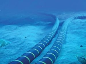 كوابل الإنترنت في البحر الأحمر