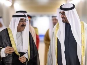 الشيخ محمد بن زايد يستقبل الشيخ مشعل الأحمد الجابر