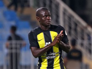 تحية جماهير الهلال للنجم نغولو كانتي بعد الطرد وحصوله على البطاقة الحمراء