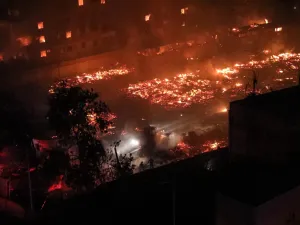 حريق مدمر في استديو الأهرام بمنطقة العمرانية