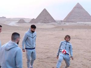 لوكا مودريتش في الأهرامات 