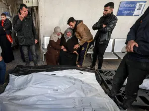 القصف الإسرائيلي استهدف منازل سكنية في مخيم النصيرات