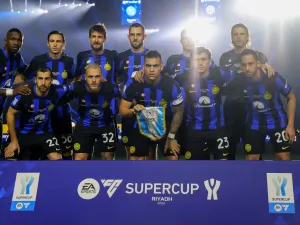 Inter Milan's players pose for a picture ahead of the Italian Super Cup final football match between Napoli and Inter Milan at Al-Awwal Park Stadium in Riyadh, on January 22, 2024. (Photo by Fayez NURELDINE / AFP)