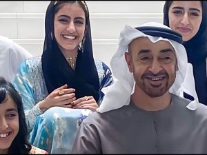 الشيخ محمد بن زايد مع عائلته