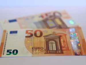 سعر صرف اليورو مقابل الليرة السورية