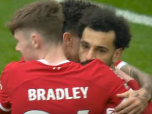 صلاح يقود ليفربول لزعامة الدوري (المصدر: يوتيوب)
