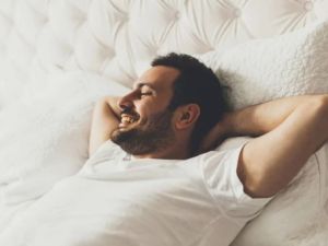 متى يضعف الرجل أمام المرأة في الفراش
