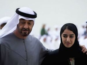 الشيخ محمد بن زايد مع حفيدته الشيخة حصة