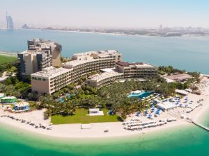 Rixos The Palm Dubai gets British Airways Holidays Accolade in Recognition of Customer Excellence