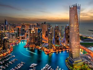 بلدية دبي تطلق مشروع الحاويات الذكية