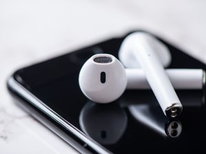 A Deep Dive into the New HUAWEI FreeClip: What Makes the C-bridge Design a Truly Groundbreaking Feature? 