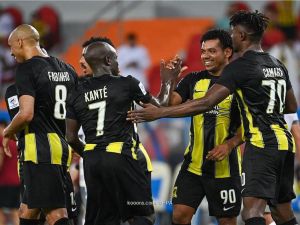 إطاحة اتحاد جدة بلاعبيه؟