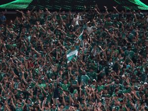 مشجعو الأهلي (Photo by AFP)