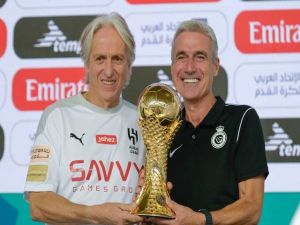 البرتغالي يقيّم أبناء موطنه! هذا الفرق بين كاسترو وخيسوس