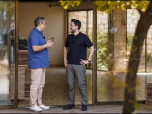 الأمير الحسين بن عبدالله الثاني مع الإعلامي طاهر بركة