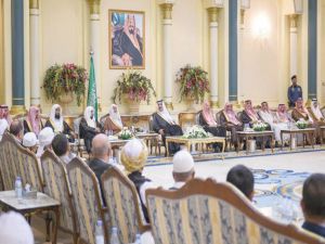 خادم الحرمين يوجه باستضافة الحجاج